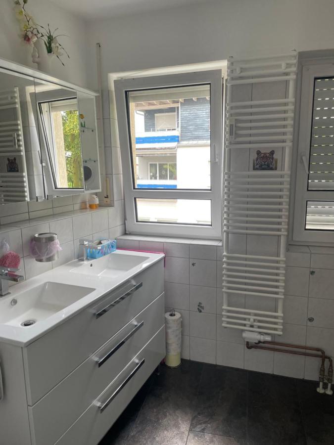 Moeblierte Wohnung Fuer Geschaeftsreisen/Ferienwohnung Plauen Stadtmitte Bagian luar foto